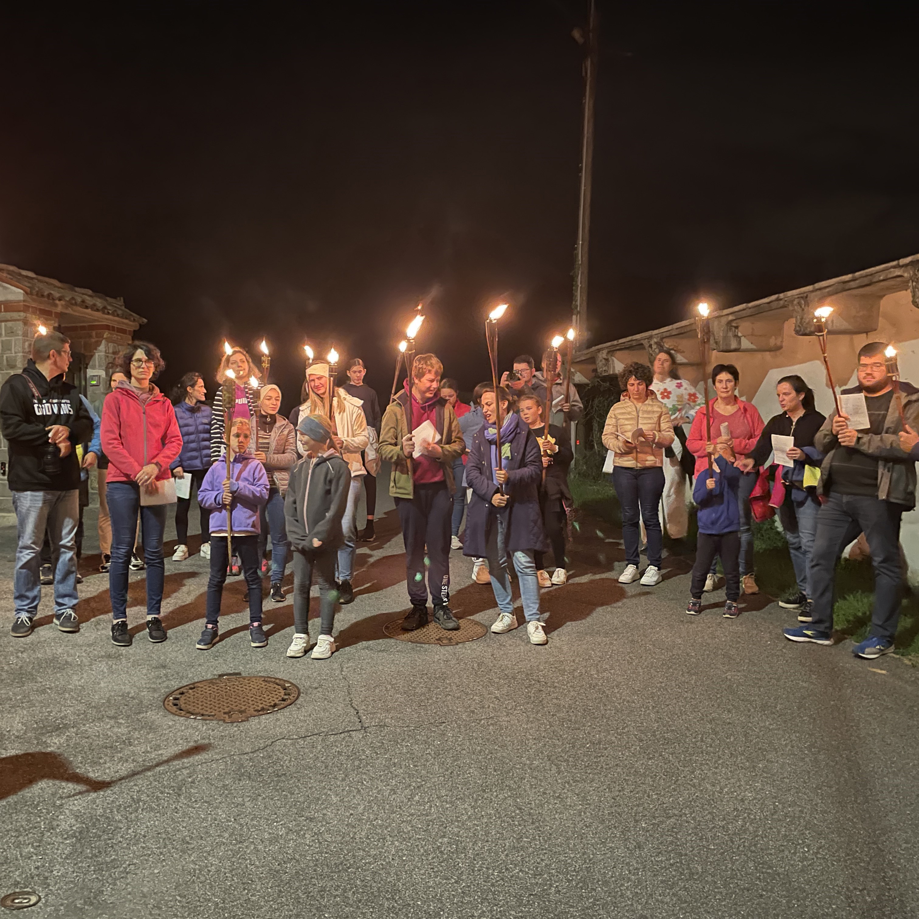 Križev pot z baklami na Mirenski Grad